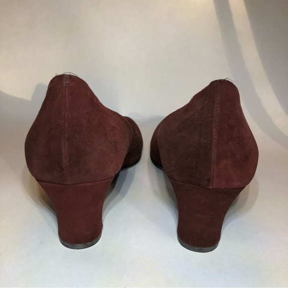 Bruno Magli wine colored suede pumps, heels with bow. - Picture 8 of 14